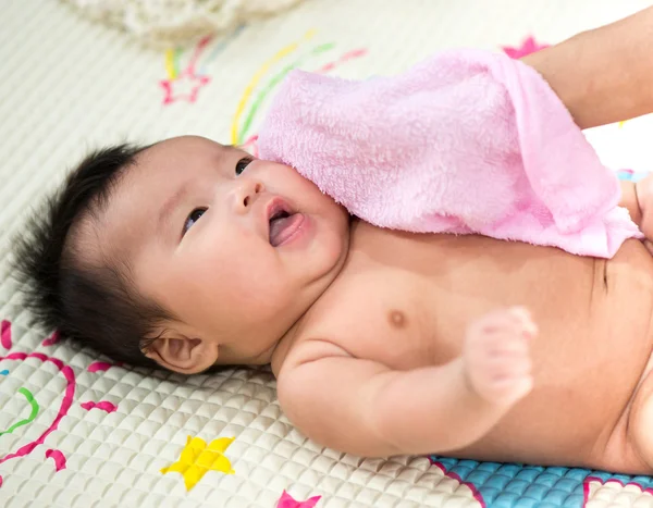 Bebek vücut sürtme Telifsiz Stok Fotoğraflar