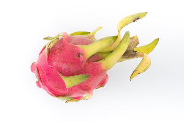 İzole edilmiş beyaz arka planda ejderha meyvesi