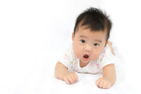 Asyalı bebek kız izole beyaz zemin üzerine — Stok fotoğraf