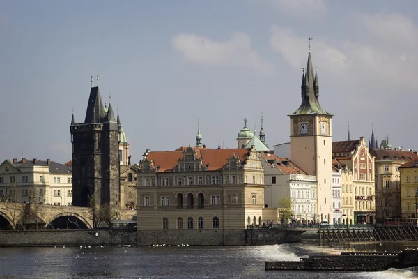 Vanhan kaupungin arkkitehtuuri Prahassa — kuvapankkivalokuva