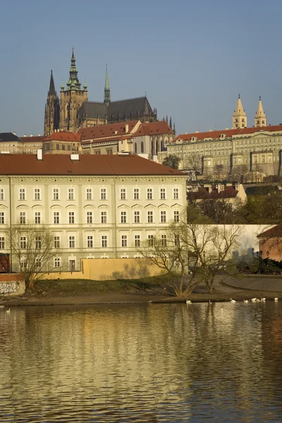 Mala Strana and Prague castle over Vltava river. Prague, Czech R — Stock Photo, Image