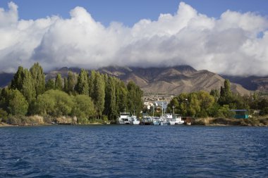 Kırgızistan 'daki Issyk-Kul Gölü
