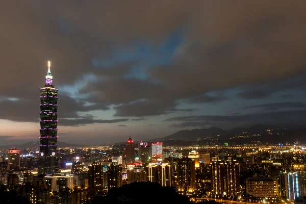 Taipei πόλη τη νύχτα — Φωτογραφία Αρχείου