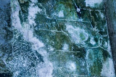 çürüyen yeşil ve mavi duvar