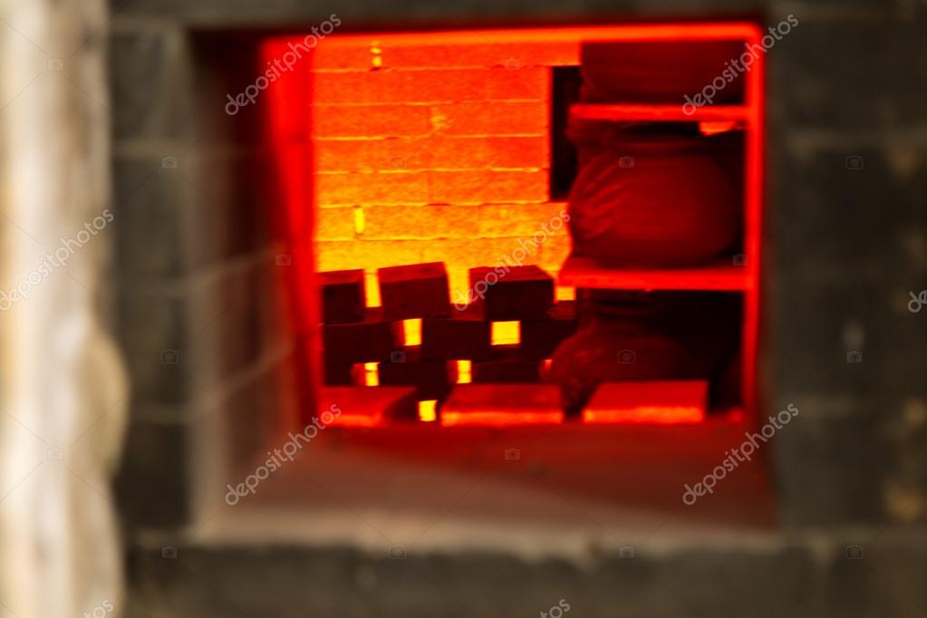 Old Pottery Kiln Firing Stock Photo by ©imagesbykenny 40090727