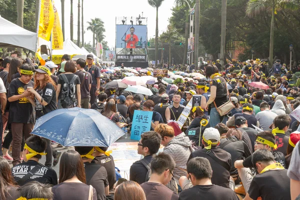 TAIPEI, TAIWAN, 30 mars 2014. Des centaines de milliers de personnes p — Photo