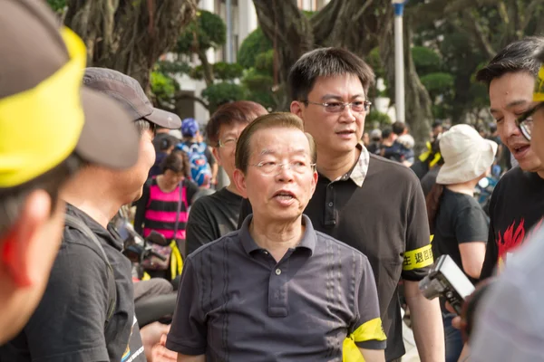 TAIPEI, TAIWAN, March 30 2014. Hundreds of thousands of people p — Stock Photo, Image