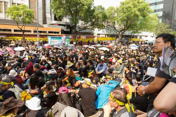 Taipei, taiwan, mars 30 2014. hundratusentals människor p Royaltyfria Stockbilder