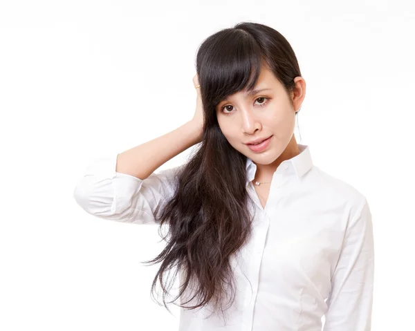 Asiatisk kvinna med handen på huvudet — Stockfoto
