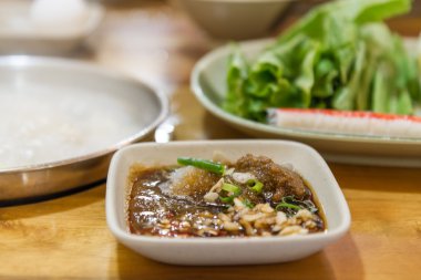 lezzetli Çin baharat ve hotpot tablo.