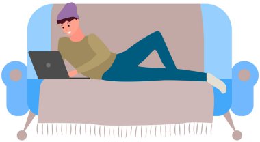 Adam yalan söylüyor ve sohbet etmek için dizüstü bilgisayar kullanıyor. Adam iletişim kurmak ve sohbet etmek için bilgisayar başında vakit geçiriyor.