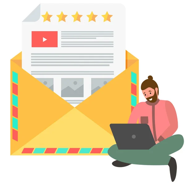 Homem trabalhando com laptop no fundo do envelope com letra, papel com estrelas, ícone de vídeo — Vetor de Stock