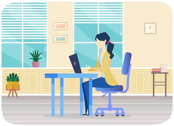 La señora se sienta con la computadora en el lugar de trabajo. Mujer con ordenador portátil navegar por Internet, trabajando, escribiendo en la oficina — Archivo Imágenes Vectoriales