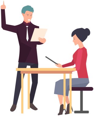 Projeye başlamak için toplantı, iş planı. Girişimcilik alanında iş tartışan meslektaşlar