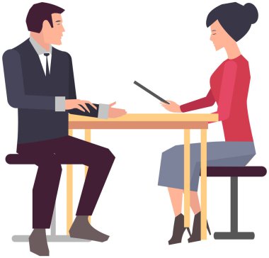 Projeye başlamak için toplantı, iş planı. Girişimcilik alanında iş tartışan meslektaşlar