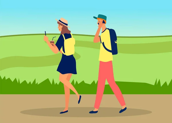 Persone che camminano e comunicano con i telefoni. Concetto di utilizzo di Internet e moderni gadget digitali — Vettoriale Stock