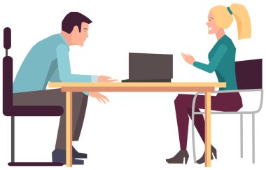 Projeye başlamak için toplantı, iş planı. Girişimcilik alanında iş tartışan meslektaşlar