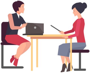 Projeye başlamak için toplantı, iş planı. Girişimcilik alanında iş tartışan meslektaşlar