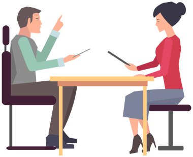 Projeye başlamak için toplantı, iş planı. Girişimcilik alanında iş tartışan meslektaşlar