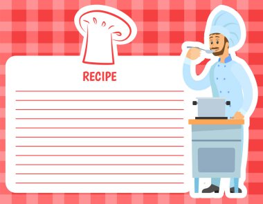 Profesyonel aşçı kaşık ve çorba tenceresiyle ayakta duruyor. Adam yemek hazırlıyor, yemeğin tadına bakıyor.