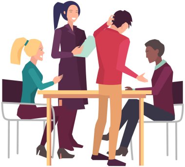 Projeye başlamak için toplantı, iş planı. Girişimcilik alanında iş tartışan meslektaşlar