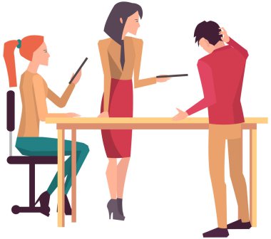 Projeye başlamak için toplantı, iş planı. Girişimcilik alanında iş tartışan meslektaşlar