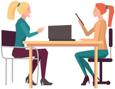 Projeye başlamak için toplantı, iş planı. Girişimcilik alanında iş tartışan meslektaşlar