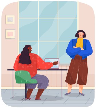 İnsanlar laptopla çalışırken, iş arasında iş arkadaşlarıyla iletişim kurarken sohbet ediyorlar.