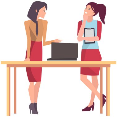 Projeye başlamak için toplantı, iş planı. Girişimcilik alanında iş tartışan meslektaşlar