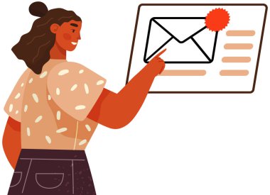 Bayan internet üzerinden e-posta alıyor. Dijital zarftaki bültene bakan kadın