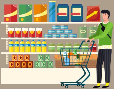 İnsanlar alışveriş yapar, mal seçer, süpermarketten, bakkaldan, yiyeceklerle alışveriş yapar.