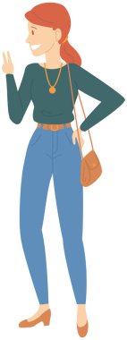 Günlük giysiler içinde gülümseyen kadın fotoğraf için poz veriyor. Çekici kız iki parmak hareketi yapıyor.