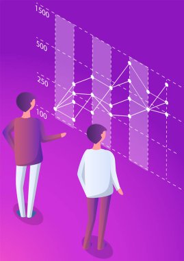 Ofiste iletişim kuran iş adamları istatistikleri tartışıyor, farklı grafik ve grafikleri analiz ediyorlar.