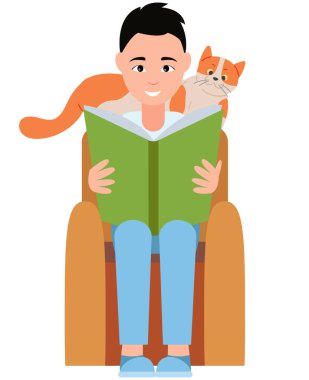 Genç adam kedisiyle koltukta kitap okuyor. Gülümseyen erkek karakter evde kedisiyle dinleniyor. Evcil hayvanı olan sevimli bir adam, evcil bir hayvanın evde vakit geçirmesi. Rahatla, rahatla ya da eğitim kavramı