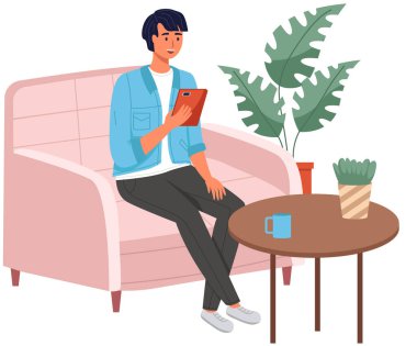 Video görüşmesi, podcast veya blog konsepti. Elinde tablet olan bir adam ekranda oturmuş dinlenen biriyle konuşuyor. Katılımcıların birbirlerini duydukları ve gördükleri müzakere oturumu