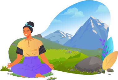 Kız parkta meditasyon yapıyor, arka planda dağ eteklerine karşı çimlerde oturuyor. Sağlıklı yaşam tarzı, meditasyon ve sakinlik kavramı. Bacak bacak üstüne atmış, gözleri kapalı, meditasyon yapan genç bir kadın.