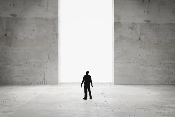 Conceito com homem de concreto e silouette preto — Fotografia de Stock