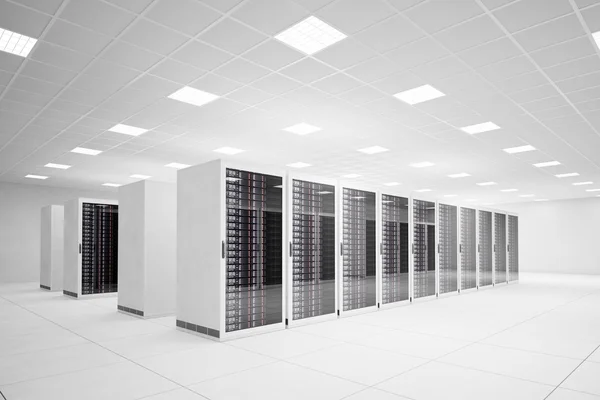 Datacenter met 4 rijen van servers Rechtenvrije Stockfoto's