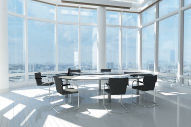 çok penceresi olan modern ofis