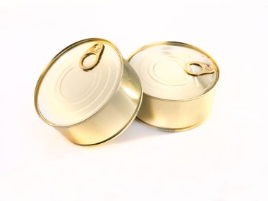 Metal yuvarlak teneke kutular, izole edilmiş şeritler. Konserve yiyecek, yatay görüş. Paket tasarımı için fotoğraf, şablon