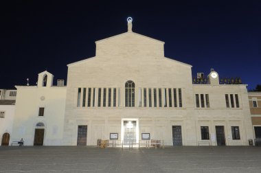 Katolik kutsal Dağı gargano, İtalya üzerinde