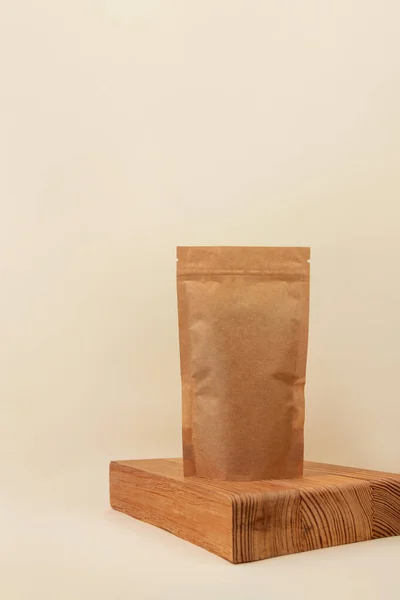 Pouch Bag Mockup Wooden Podium Neutral Beige Background Monochrome Blank — Zdjęcie stockowe
