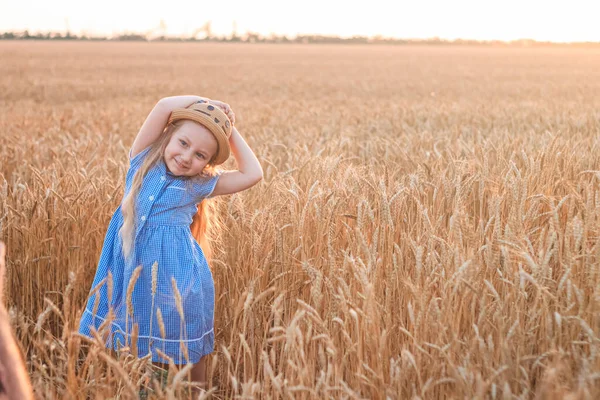 Child Girl Straw Hat Dress Wheat Spikelets Field Smiling Kid — Stock Photo, Image