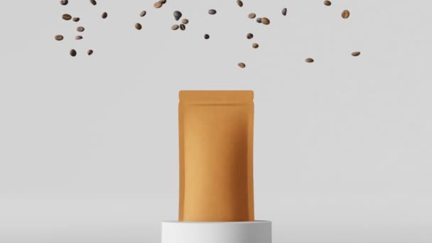Papiertasche Tasche Attrappe Fliegenden Kaffeebohnen Matten Podium Weißen Hintergrund Animation — Stockvideo