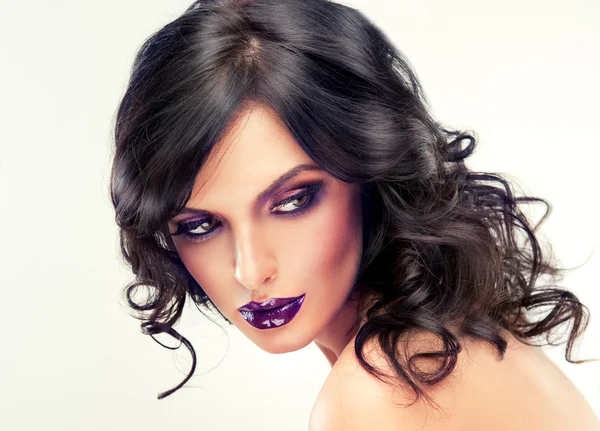 紫のメイクとモデル — ストック写真