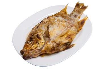 tilapia uygulamak tuz ızgara balık yemeği.