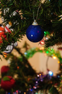hediye kutusu ve Noel ve mutlu yeni yıl için Noel ağacı