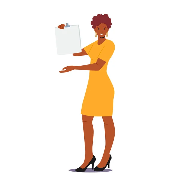 Женский персонаж представляет информацию. Улыбающаяся африканская женщина показывает белый пустой блокнот настоящее и указывая на тему — стоковый вектор