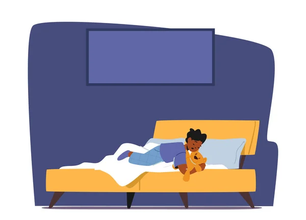 小さな黒い赤ちゃん男の子はベッドサイドビューで寝る手のおもちゃでパジャマを着用してください 子供のキャラクターは ホームベッドルームの快適な睡眠場所にリラックスした姿勢で横たわっています 漫画人ベクトルイラスト — ストックベクタ