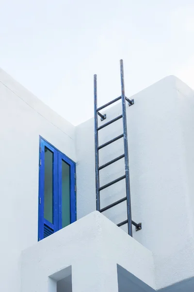 Järn trappor för nödutgång — Stockfoto